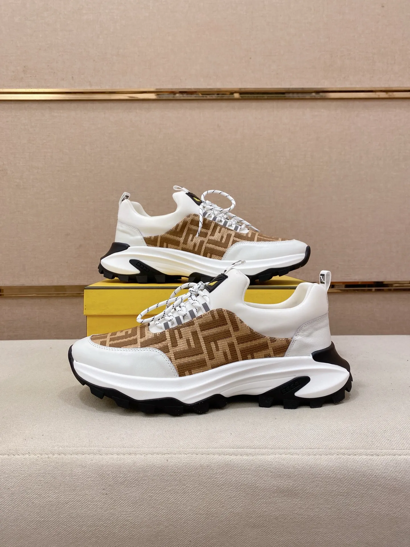 Men's shoes 💰 462💰 (fendi) New style 👊🏻 upper 🇮🇹 imported cowhide fabric 🇩🇪 lining imported sheepskin lining. The original outsole is molded to highlight the identity of every man, and the upper foot is elegant and stable🚶🏻🚶🏻The high-end custom counters reproduce the original version📯No matter the wind or rain, the shoe last remains unchanged and can withstand the verification of time🔍️,🔵 Size: 38-44